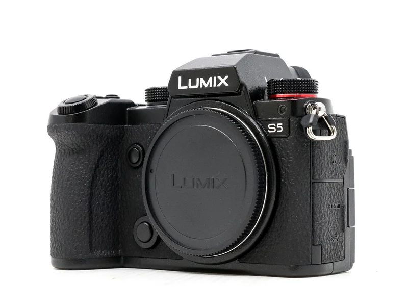 Panasonic Lumix DC-S5