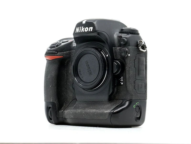 Nikon D2X