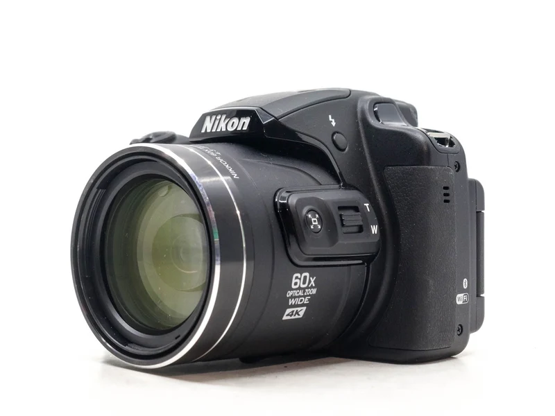 Nikon Coolpix B700