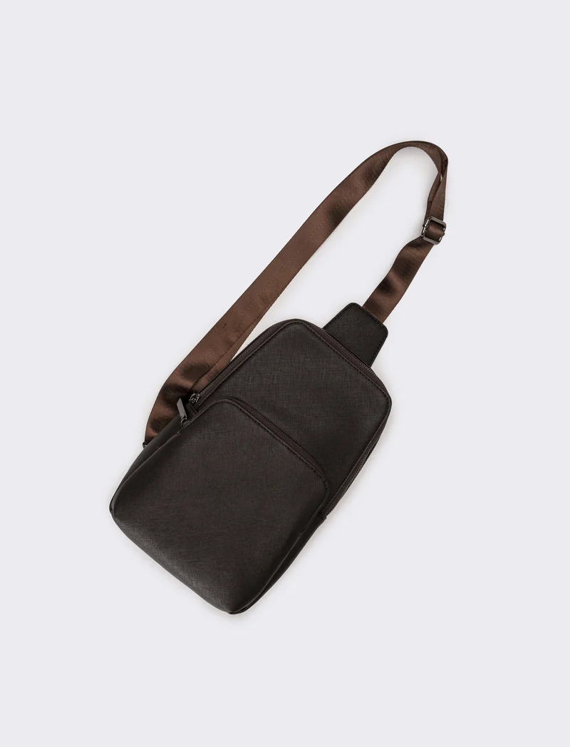 Borsa uomo monospalla in saffiano - Marrone