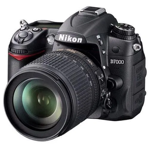 SLR D7000 - Nero + Nikon AF-S Nikkor 18-105mm f/3.5-5.6G ED f/3.5-5.6