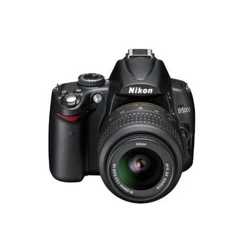 D5000 SLR - Nero + Canon AF-S DX Nikkor 18-55mm f/3.5-5.6G VR II + AF-S DX Nikkor 55-200mm f/4-5.6G ED f/3.5-5.6 + f/4-5.6