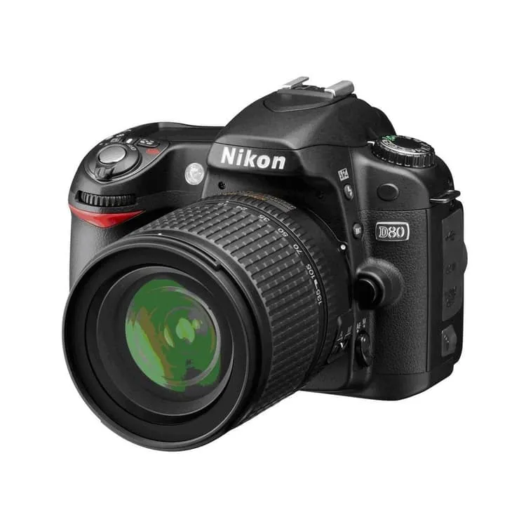D80 SLR - Nero + Nikon AF-S DX Nikkor 18-55mm f/3.5-5.6G VR f/3.5-5.6
