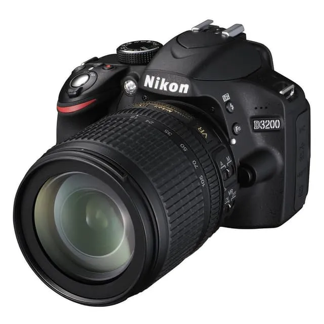 SLR D3200 - Nero + Nikon AF-S DX Nikkor 18-105mm F3.5-5.6G ED VR f/3.5-5.6