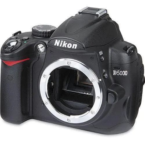 SLR D5000 - Nero + Nikon AF-S DX Zoom Nikkor 18-70mm f/3.5-4.5G IF-ED f/3.5-4.5G