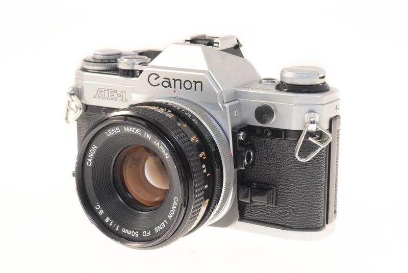 Canon AE-1 + 50 mm f1.8 SC