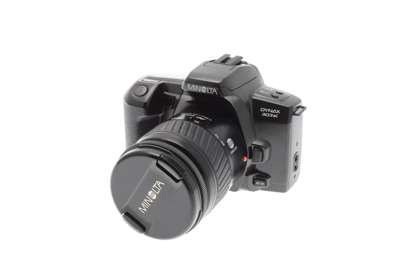 Minolta Dynax 303Si Data + 28-80mm f3.5-5.6 Zoom AF