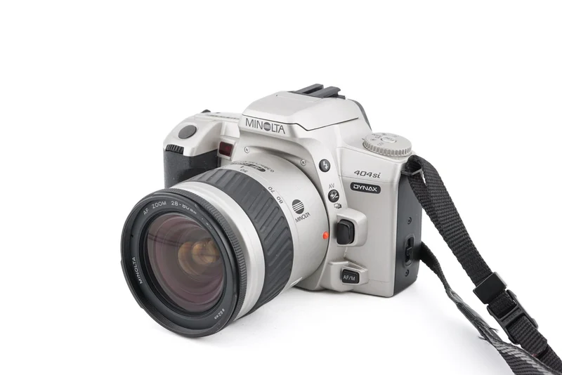 Minolta Dynax 404si + 28-80mm f3.5-5.6 Zoom AF