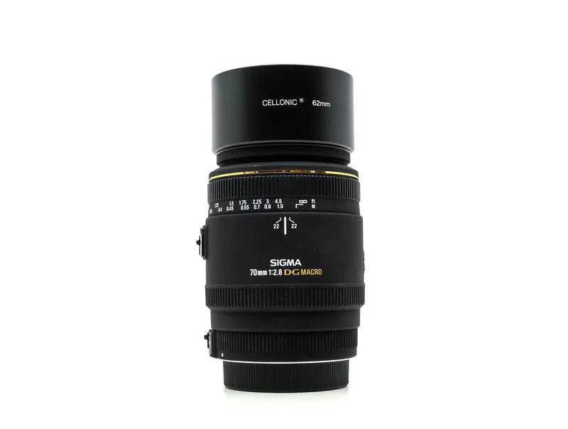 Sigma 70mm f/2.8 EX DG Macro - Sigma SA Fit