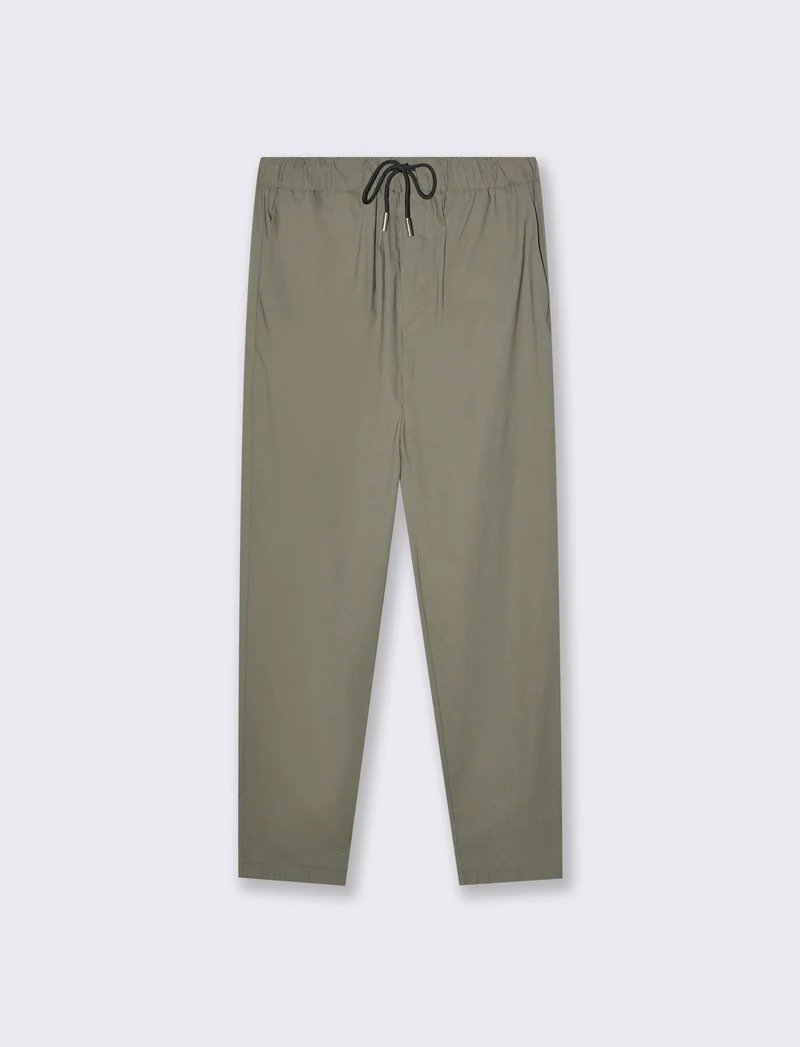 Pantaloni chino jogger uomo in tessuto tecnico - Verde salvia