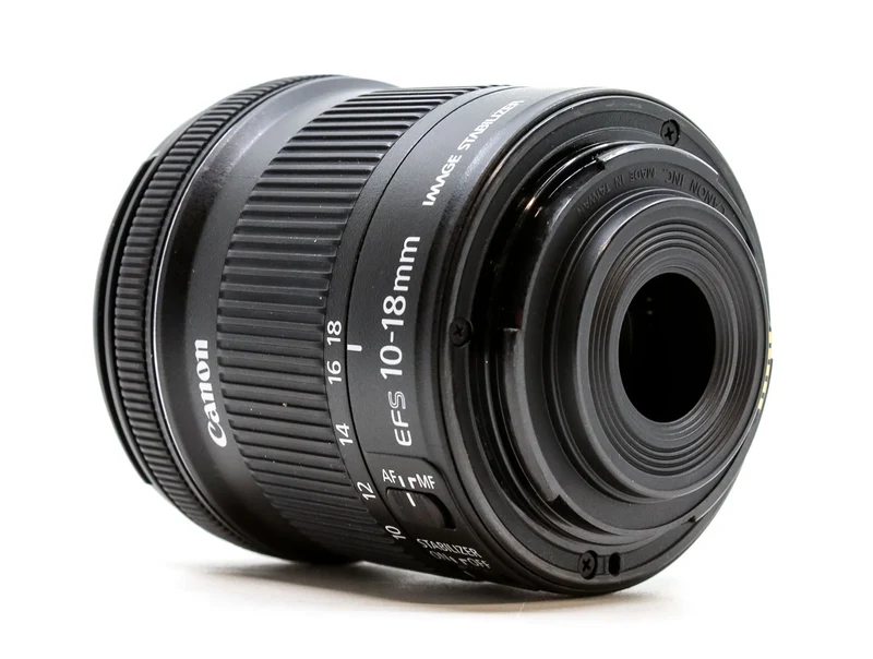 Obiettivo Canon EF-S 10-18 mm f/4,5-5,6 IS STM