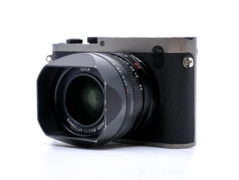 Leica Q (Typ 116) Edizione grigio titanio