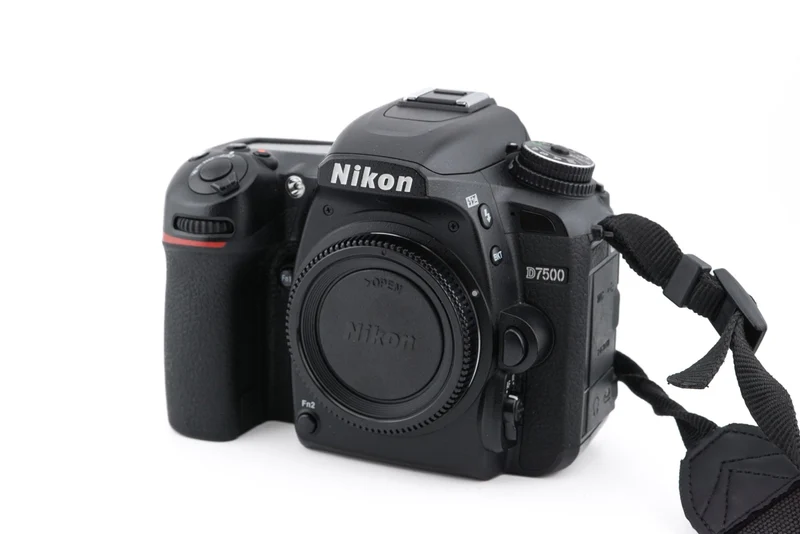 Nikon D7500
