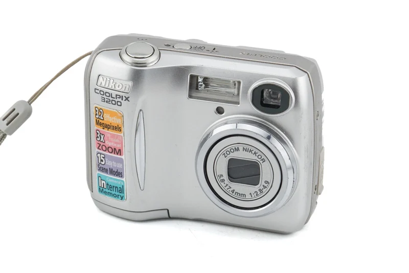 Nikon Coolpix 3200 - Fotocamera digitale compatta