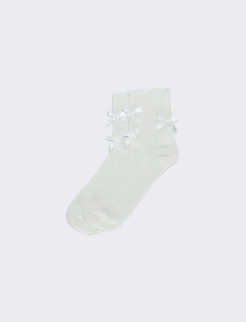 Calzini con fiocchetti per donne eleganti - Bianco