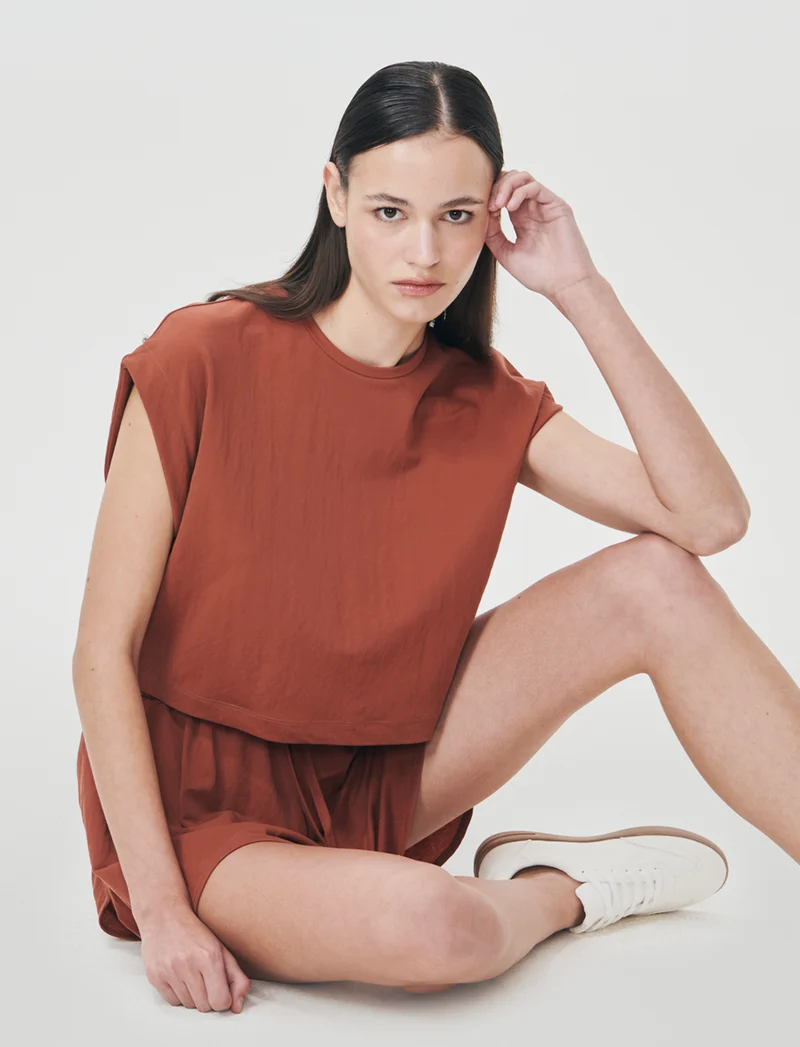 Short con fondo arrotondato e coulisse - Cognac