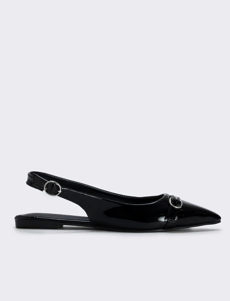Slingback in vernice nera con cinturino - Nero