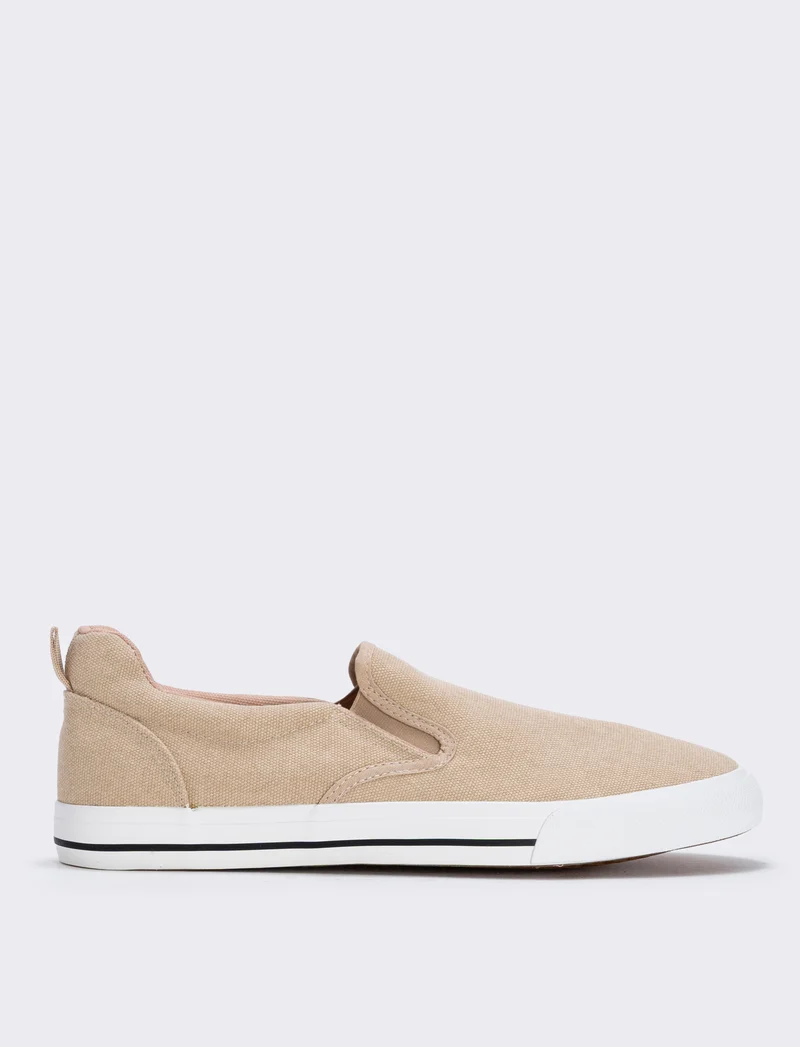 Slip-on in tela disponibili in due colori - Beige