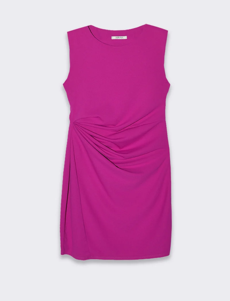 Vestito in tessuto elastico, arriccio sul fianco. - Fuxia