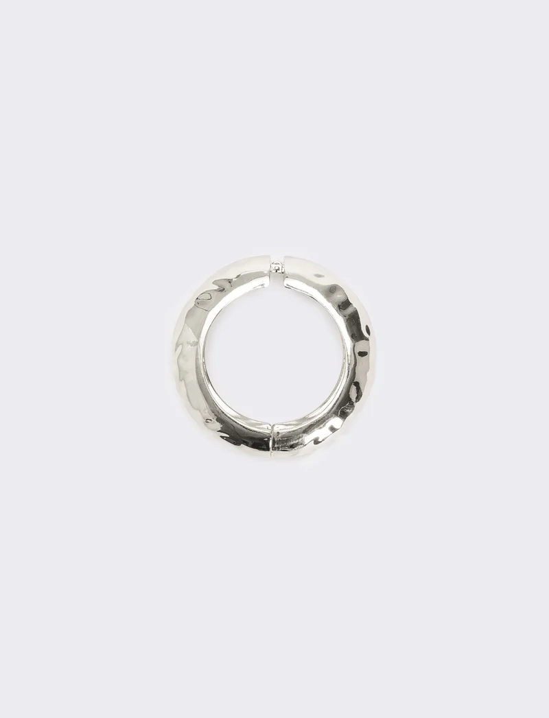 Bracciale rigido martellato chiusura a scatto - Argento