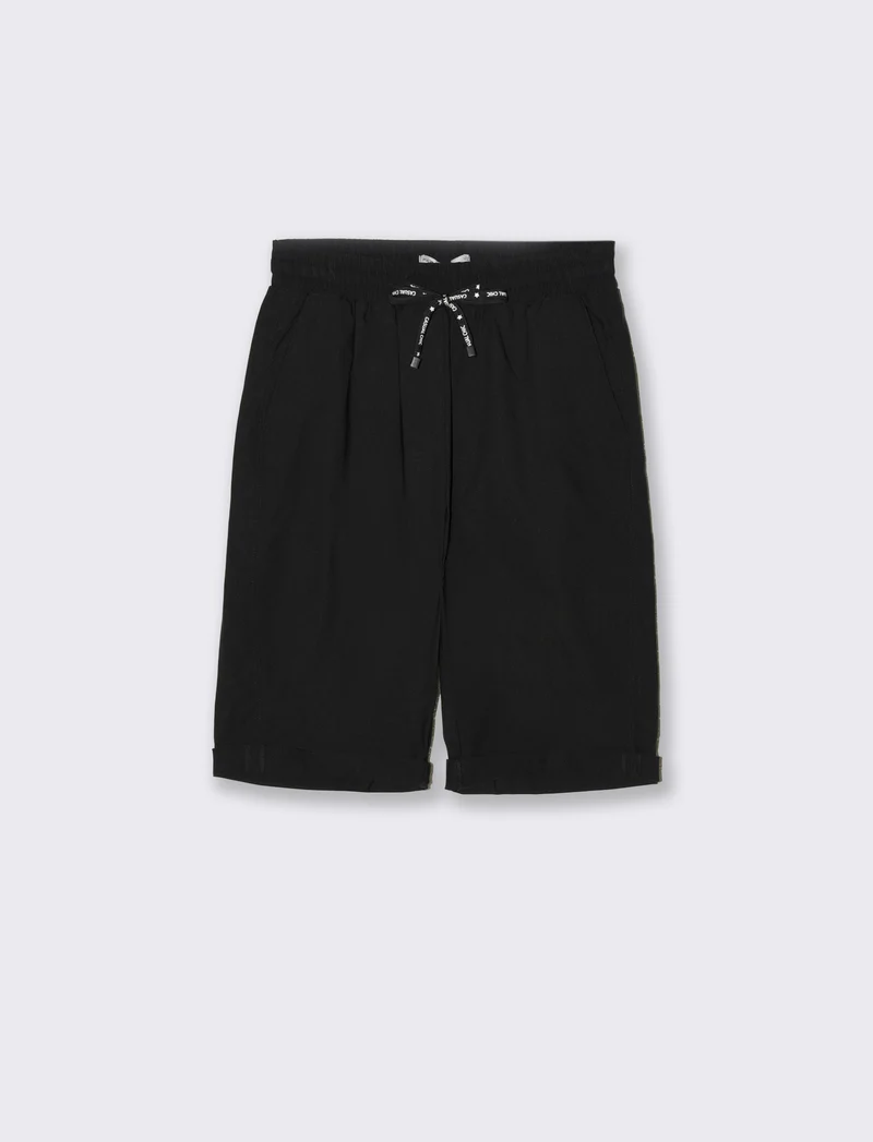 Bermuda con risvolto da donna - Nero