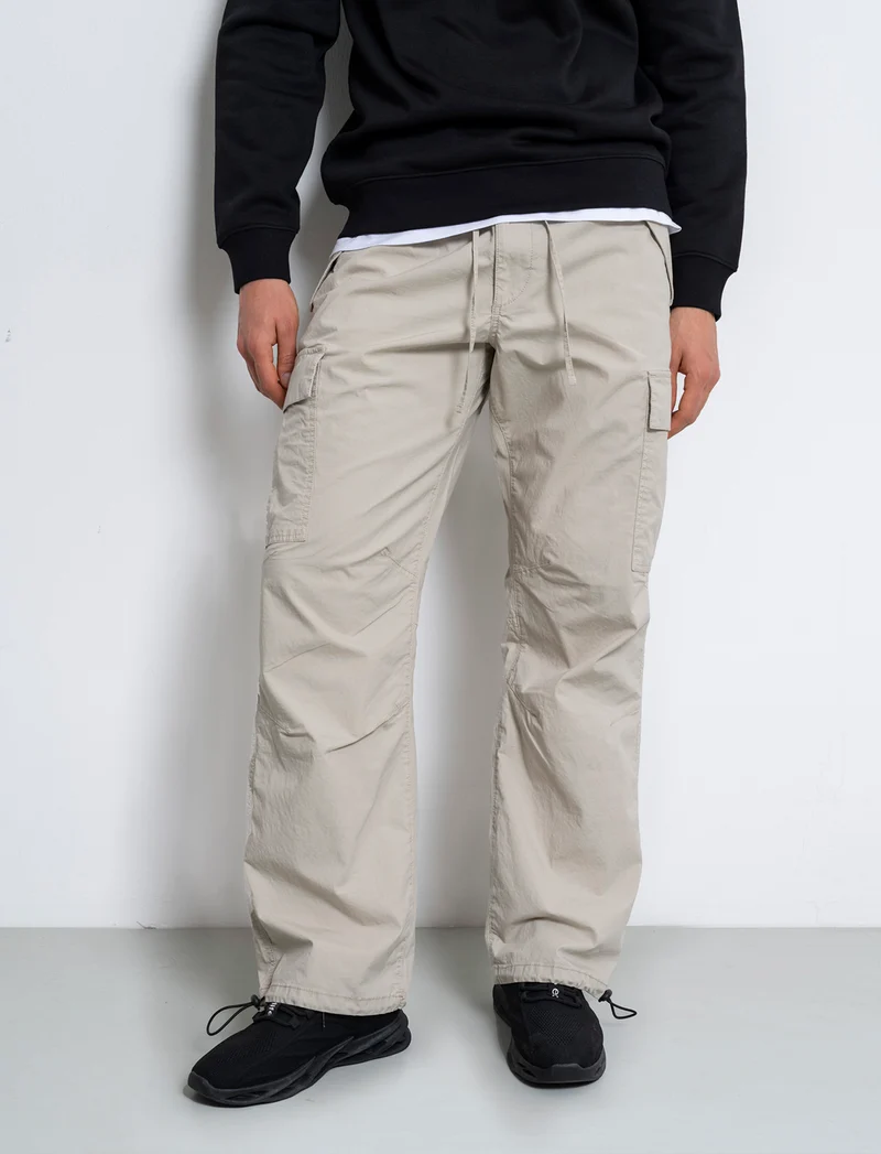 Pantaloni cargo parachute fit da uomo - Grigio ghiaccio